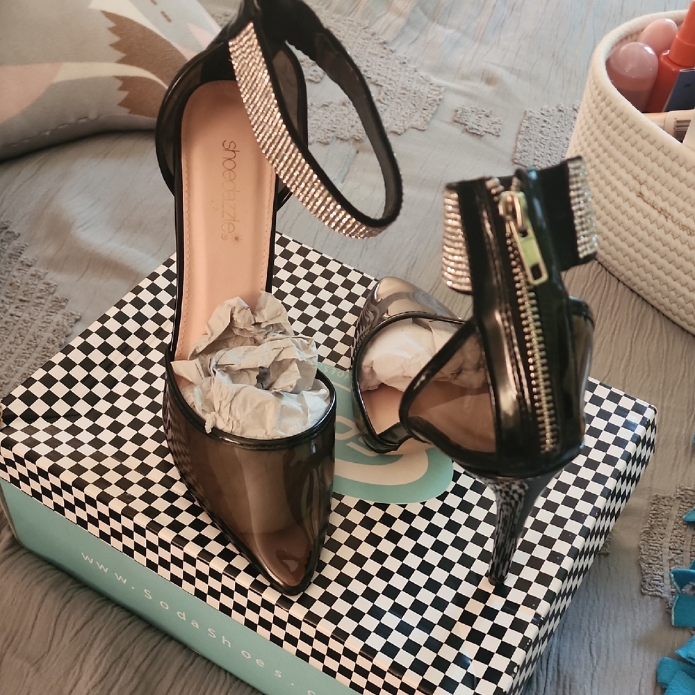 Shoe Dazzle Black Heels Size 9 Elegant Design. Worn One Time.